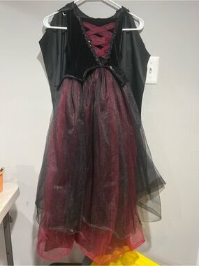 Dracula's Darling Halloween Costume Dress Girl's Size: M